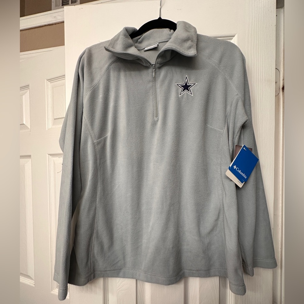 Columbia women’s Light Gray Zip-Up Sweater